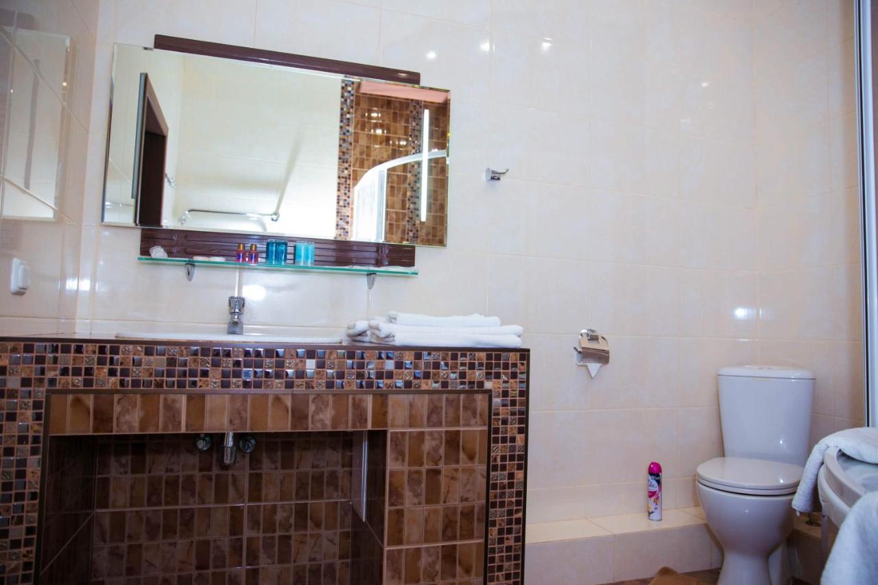 خاركيف Siesta Hotel المظهر الخارجي الصورة