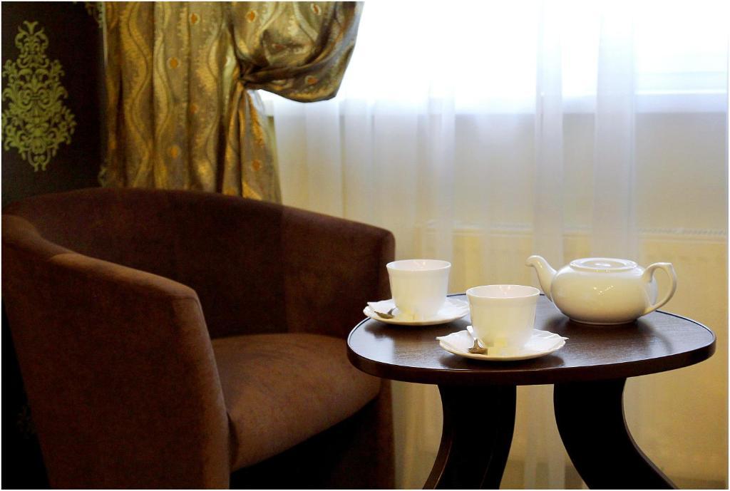 خاركيف Siesta Hotel الغرفة الصورة